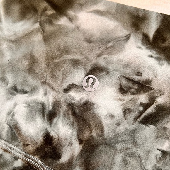 Lululemon Align diamond dye light sage medium olive size 2 25” inseam ⭐️ - Picture 9 of 12